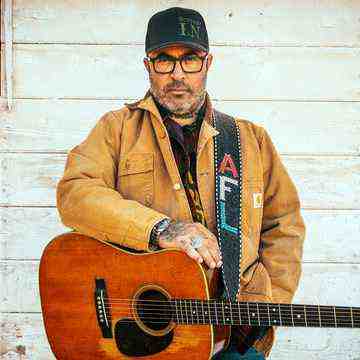 Aaron Lewis and The Stateliners